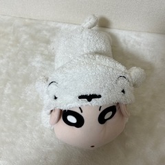 【600円〜400円】に値引き　クレヨンしんちゃん(シロの被り物を着た) ぬいぐるみの画像