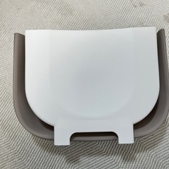 ニトリ 扉にかけれる折りたたみゴミ箱の画像