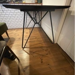 家具　ダイニングテーブルの画像