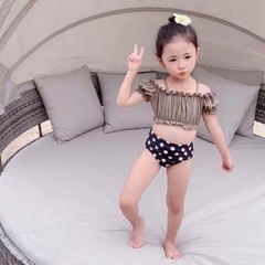 お値下げしました❤️新品❤️女の子 水着 100㎝ ドット柄の画像