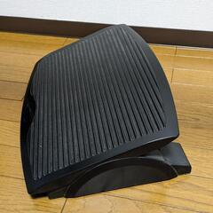フットレスト　デスク下の画像