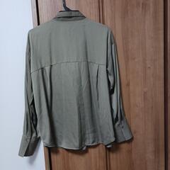 GU シャツの画像