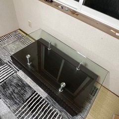 ガラステーブル