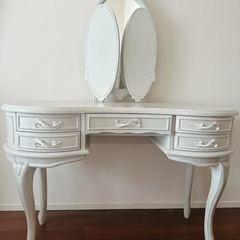 Shabby french Dresserドレッサーの画像