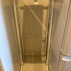 幅が伸縮するキッチン作業台ラック