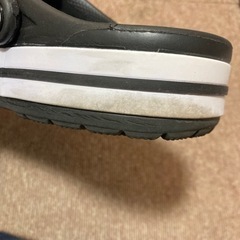crocs サンダルの画像