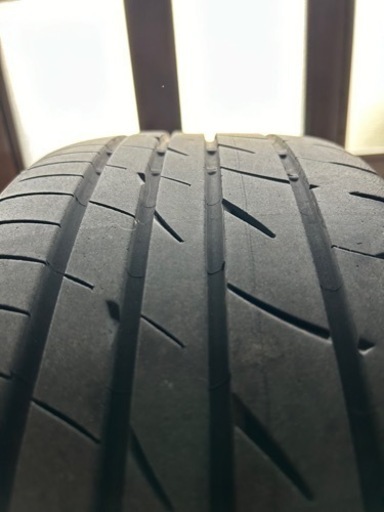 車のパーツ タイヤ、ホイール