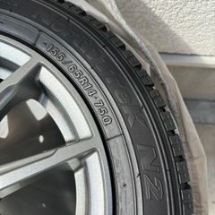 車のパーツ タイヤ、ホイールの画像