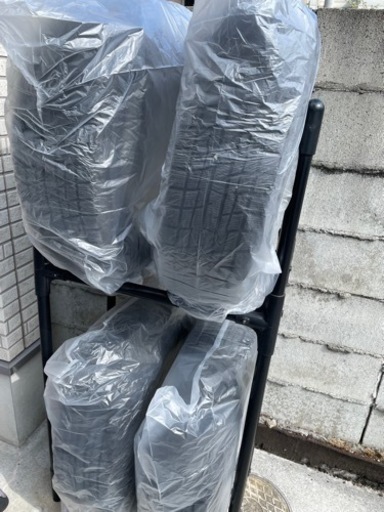 スタッドレスタイヤ195/65R15  ４本セット＋ラック、油圧ジャッキ、十字レンチ