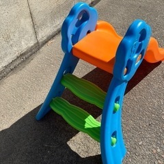 すべり台　子供用　トイザらスの画像