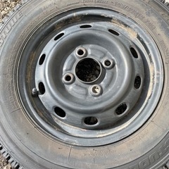 お話し中、車のパーツ タイヤ、ホイール