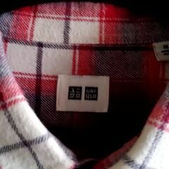 UNIQLOチェック柄ネル生地シャツ(赤)の画像