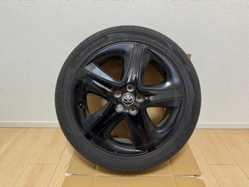 車のパーツ タイヤ、ホイール