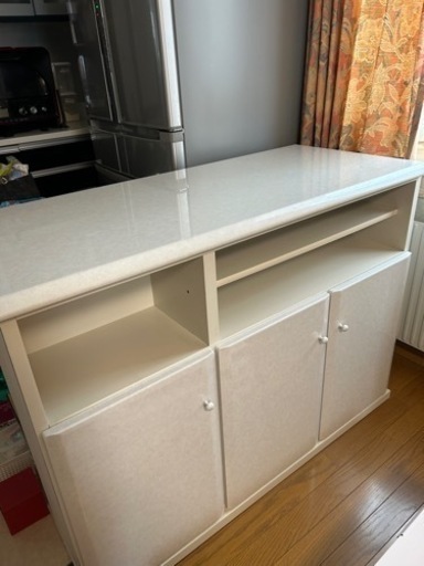 カフェテーブル