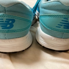 ニューバランス24.5㌢の画像