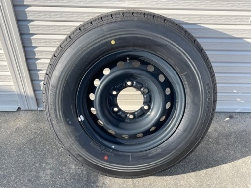 新車外し✨200系 ハイエース 純正タイヤ 1本