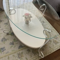 おしゃれなテーブルの画像