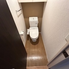 内装工事　壁紙、クッションフロアー施工の画像