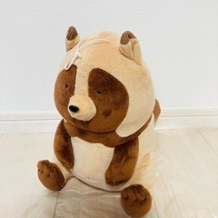 クマとたぬき たぬきのぬいぐるみ