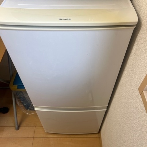 SHARP ノンフロン冷凍冷蔵庫　SJ-D14A-W