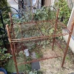 錆びたワイヤーラック　ルミナス　ガーデニングに　鉄屑の画像