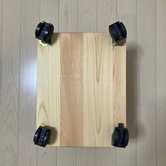 キャスター付きボックス　木製の画像