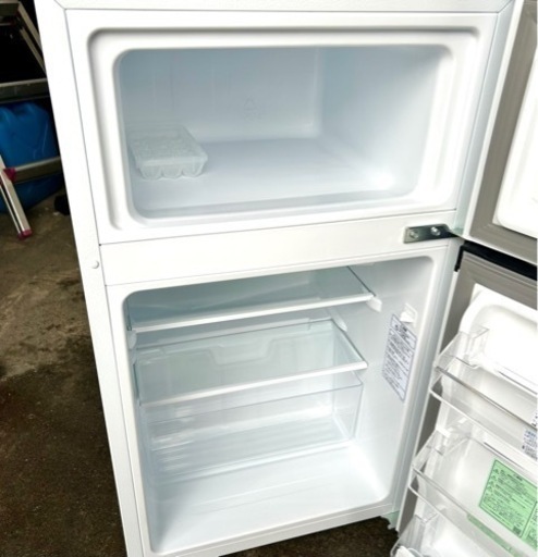 札幌市内配送無料 美品 23年製 Hisense ハイセンス 87L 2ドア冷蔵庫 HR-B91HW 右開き