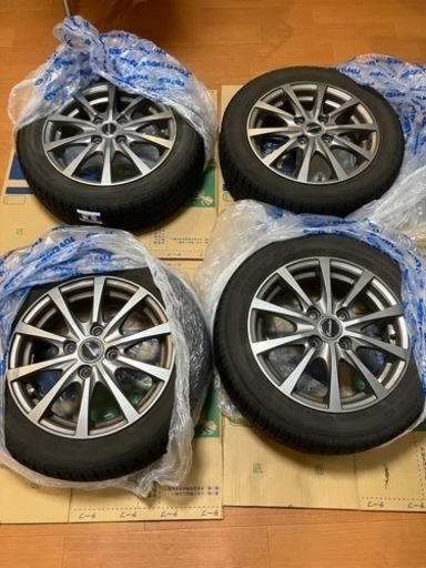 車のパーツ タイヤ、ホイール