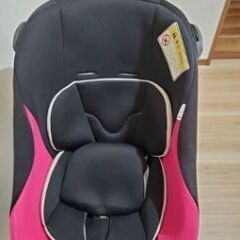 チャイルドシートとIKEAのベビーチェア二点セット