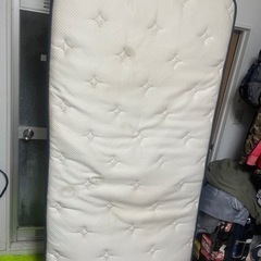 定価4万円ほどのコイルスプリングベッドマットレスです。