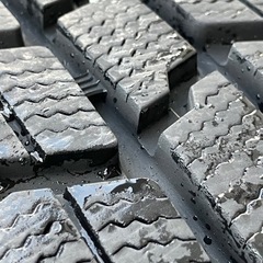 ボルボ純正ホイール・超バリ溝スタッドレスの画像