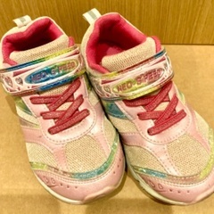 子供用靴スニーカーとムートンとサンダルセット　年末大掃除には処分しますの画像