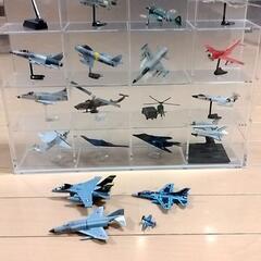 食玩　エフトイズ戦闘機シリーズ、ヘリコプター他