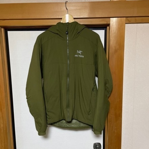 アークテリクス　アトムarフーディー