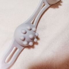 100円お値下げ済み🌈【美品】首専門🌹２WAYコリコリの首をほぐす✨あまり使っていません🍀使い方は、両方の２本指で持っていただいて、首に押し当てるだけ❤️の画像