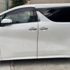 トヨタ アルファードハイブリットの画像