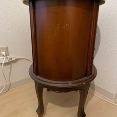 3／12引渡し予定アンティーク調　木製家具 キャビネットの画像