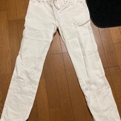 スキニーパンツ