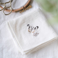 ３月16日(土)・17日(日) 手刺繍ワークショップ【紋白蝶とイニシャル刺繍のリネンハンカチーフ】の画像