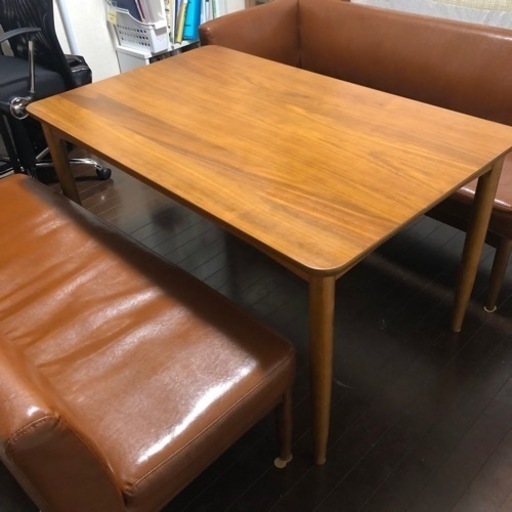 【3/10で受付終了】ダイニングテーブル、ソファー3点セット