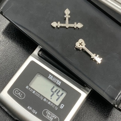 売り切れました。プチレーヴ　K18WG 18金　ホワイトゴールド　ダイヤ　クロスペンダント　4.4g 2WAY