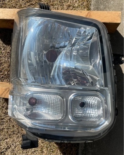 日産NV100クリッパーバン ハロゲンヘッドライト右側 中古品