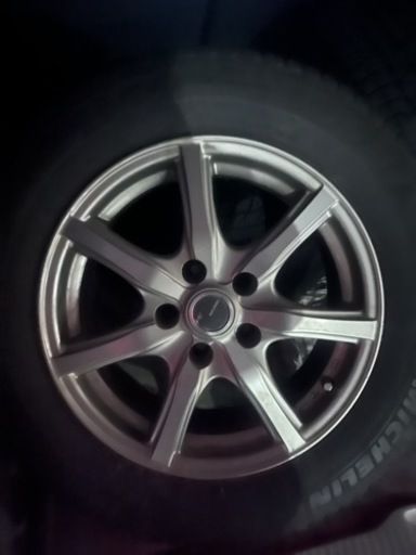 車のパーツ タイヤ、ホイール