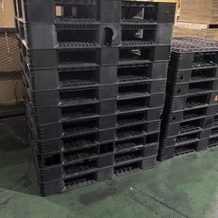 プラスチックパレット1100×1100[中古]値下げしました。の画像