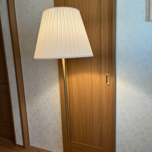 再値下げ　イケア　　フロアランプ