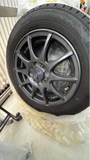 軽自動車のタイヤ　14インチ　スタッドレスタイヤ　2021年製