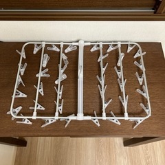 【終了】物干しピンチハンガー4点+無印良品ラタンボックスの画像