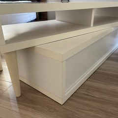 テレビボードの画像
