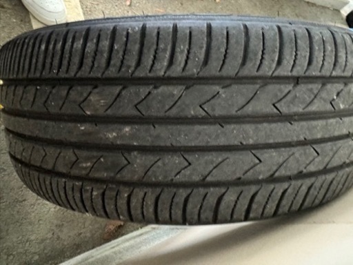 車のパーツ タイヤ、ホイール