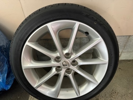 車のパーツ タイヤ、ホイール